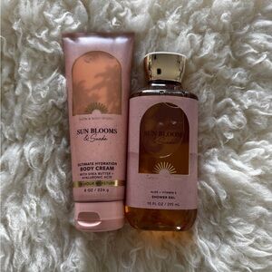 New BBW Sun Blooms & Suede Body Care Set